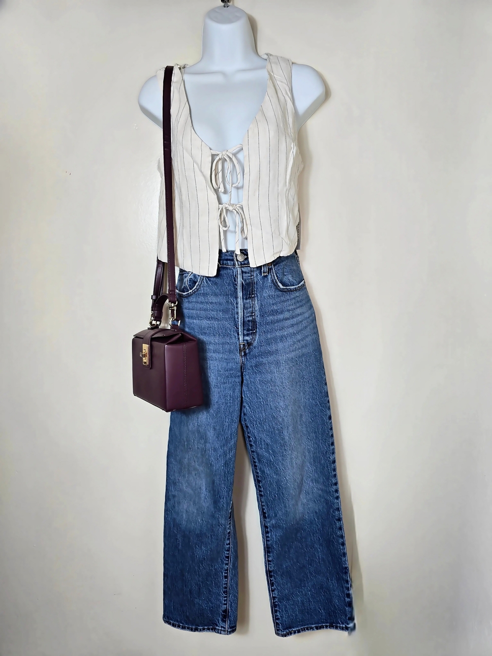 Levis Pants + Kirious Top+ Anne Klein Purse